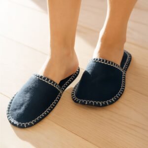 8 чифта филцови пантофи за гости